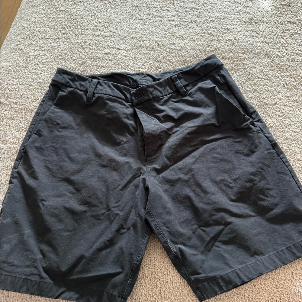 Lululemon sz 34 Men's Black Shorts